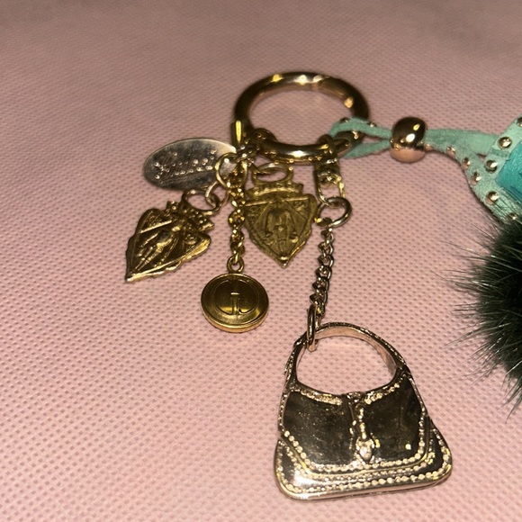 GG Gucci Keychain - Picture 3 of 4